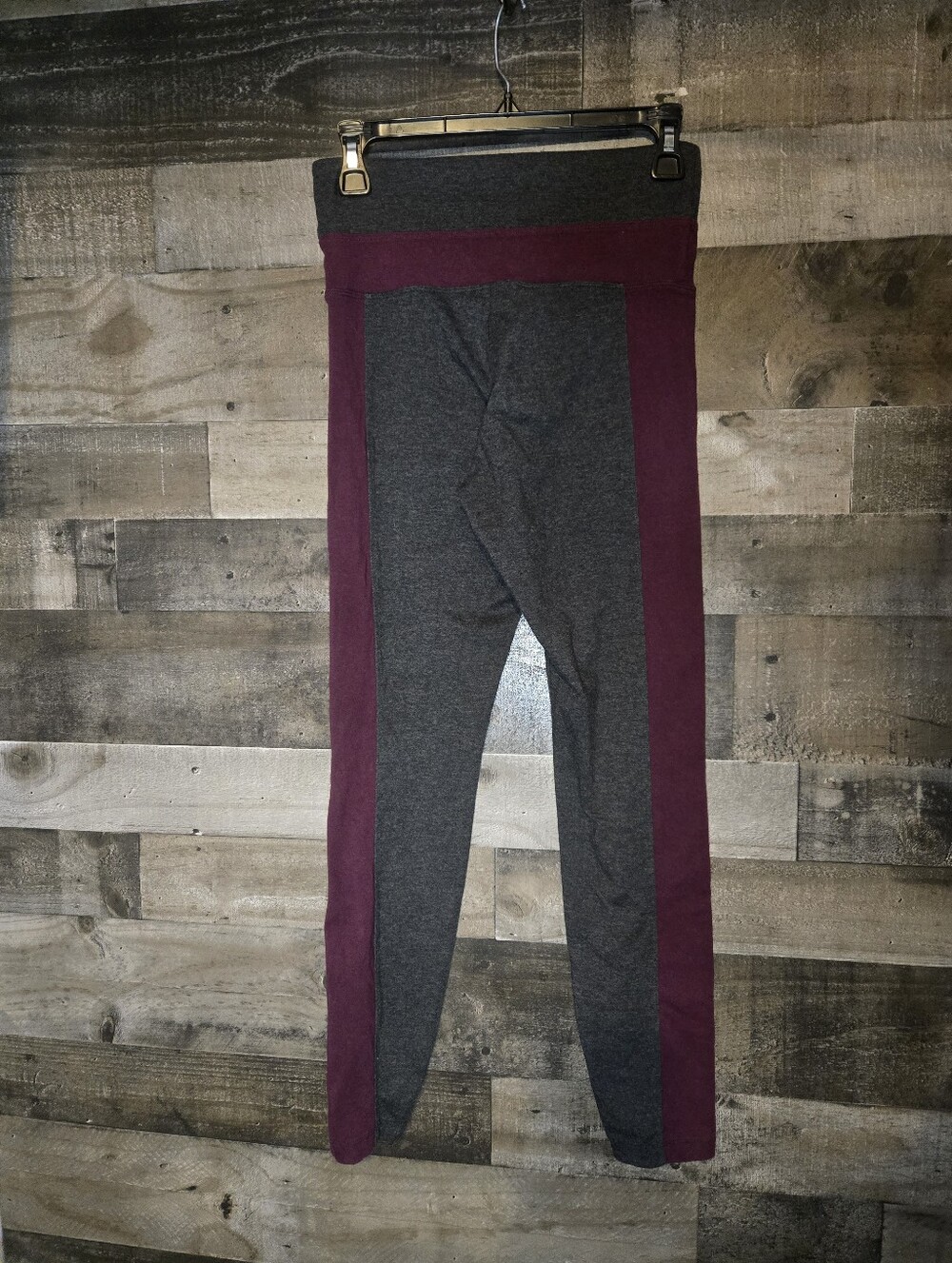 PINK Victoria's Secret Gray & Burgundy Logo-Strip Leggings - Picture 5 of 6
